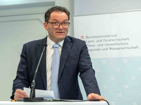 20260507 Pressekonferenz Wirtschaftsfaktoren Wald und Holz mit dem Bundesminister WIEN, OESTERREICH - MAI 7: Bundesminister fuer Land- und Forstwirtschaft, Klima- und Umweltschutz, Regionen und Wasserwirtschaft Norbert Totschnig (OeVP) bei der Pressekonferenz - Wirtschaftsfaktoren Wald und Holz mit dem Bundesminister in der Stubenbastei am 7. Mai 2026 in Wien, Oesterreich. 260507_SEPA_10_016 Copyright: xMichaelxIndrax SEPAxMedia