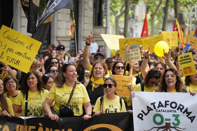 Demonstration of educational unions for the daycare strike in Barcelona Teachers demonstrating during a rally of educational unions for the daycare strike, on May 7, 2026, in Barcelona, Catalonia Spain This May 7, 2026, educational unions demonstrate in Paseo de Gracia in Barcelona They demand to reduce ratios, improve salaries and guarantee the educational couple in daycare centers It is the first of 17 days of protest in Catalonia to denounce the abandonment of the sector and demand a public model 07 MAY 2026 Spain  Copyright: xDavidxZorrakinox 7505817