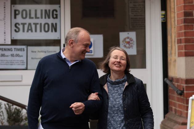 . 07 05 2026. London, United Kingdom. Ed Davey Casts Vote In Surbiton. Liberal Democrat Leader Ed Davey casts his vote in the 2026 Local Elections at Surbiton Hill Methodist Church.  xMartynxWheatleyx xi-Imagesx IIM-26753-0002