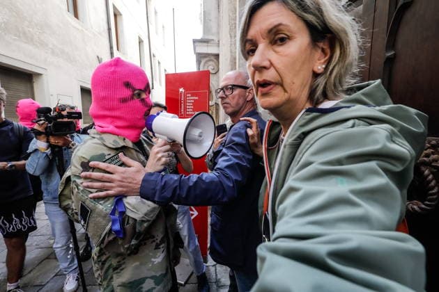 May 7, 2026, Venice, Rome, Italy: May 7, 2026, Venice. 61st International Art Exhibition of the Venice Biennale, titled In Minor Keys, curated by Koyo Kouoh. The Giardini della Biennale - Protest by the Pussy Riot collective in front of the Venice Biennale headquarters against the reopening of the Russian Pavilion at the 2026 Venice Art Biennale, led by Pussy Riot s Nadya Tolokonnikova. Venice Italy  - ZUMAa289 20260507_zia_a289_249 Copyright: xMircoxToniolox xAgfx