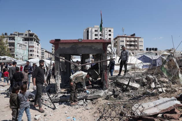 At least 2 killed in Israeli bomb attack on police control point in Gaza GAZA CITY, GAZA, PALESTINE - MAY 07: Locals inspect the control point belonging to security forces, after it was hit by Israeli bomb attack that killed at least 2 and injured others in Gaza City, Gaza, Palestine on May 07, 2026. Abdalhkem Abu Riash Anadolu Gaza City Gaza. Editorial use only. Please get in touch for any other usage.  Copyright: x2026xAnadoluxAbdalhkemxAbuxRiashx