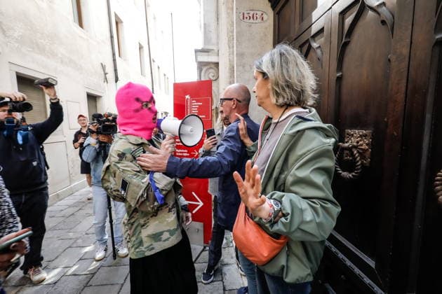 May 7, 2026, Venice, Rome, Italy: May 7, 2026, Venice. 61st International Art Exhibition of the Venice Biennale, titled In Minor Keys, curated by Koyo Kouoh. The Giardini della Biennale - Protest by the Pussy Riot collective in front of the Venice Biennale headquarters against the reopening of the Russian Pavilion at the 2026 Venice Art Biennale, led by Pussy Riot s Nadya Tolokonnikova. Venice Italy  - ZUMAa289 20260507_zia_a289_237 Copyright: xMircoxToniolox xAgfx