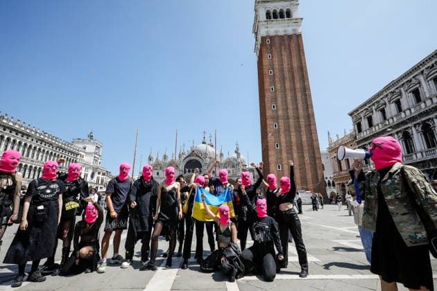 May 7, 2026, Venice, Rome, Italy: May 7, 2026, Venice. 61st International Art Exhibition of the Venice Biennale, titled In Minor Keys and curated by Koyo Kouoh. Giardini della Biennale - Protest by the Pussy Riot collective in Piazza San Marco against the reopening of the Russian Pavilion at the 2026 Venice Art Biennale, led by Pussy Riot and Nadya Tolokonnikova. Venice Italy  - ZUMAa289 20260507_zia_a289_232 Copyright: xMircoxToniolox xAgfx