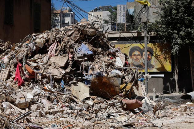 May 7, 2026, Beirut, Lebanon: Israeli warplanes struck a residential building in Haret Hreik, in Beirut s southern suburb, marking the first such attack since a temporary ceasefire was announced in mid-April. Rescue and emergency teams continued searching for survivors and removing rubble following the strike. Israel said the attack killed a commander of Hezbollah s elite Radwan force. Beirut lebanon  - ZUMAb339 20260507_znp_b339_004 Copyright: xAbdulxKaderxAlxBayx