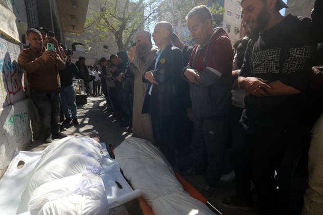 Mourners bid farewell to Palestinians killed in Gaza City strike Mourners bid farewell to the bodies of two Palestinians who were killed in an Israeli strike targeting a Palestinian police monitoring point in Gaza City on May 7, 2026. Photo by Bilal Osama apaimages Gaza city Gaza Strip Palestinian Territory 070526_Gaza_BO_02(9) Copyright: xapaimagesxBilalxOsamax xapaimagesx