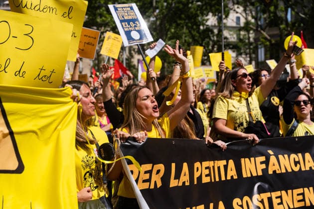 May 7, 2026, Barcelona, Barcelona, Spain: Teachers and educators of the 0-3 sector protest in Barcelona during a strike to demand better working conditions and lower student-to-teacher ratios. The demonstration, called by major unions, calls for more investment in the Catalan public nursery school system, Escoles Bressol Barcelona Spain  - ZUMAa239 20260507_zip_a239_002 Copyright: xMarcxAsensioxClupesx