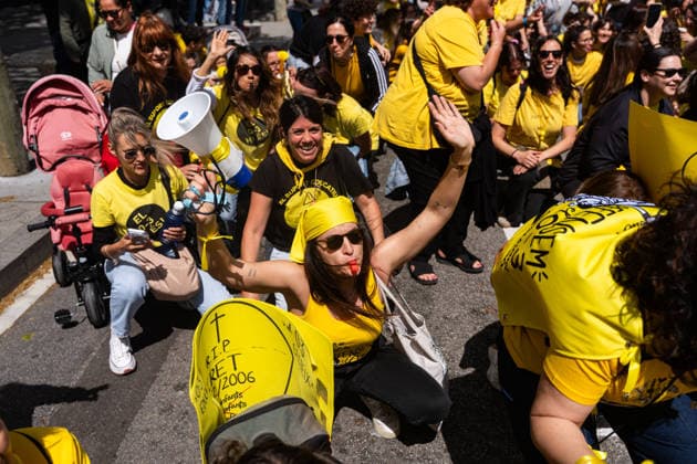 May 7, 2026, Barcelona, Barcelona, Spain: Teachers and educators of the 0-3 sector protest in Barcelona during a strike to demand better working conditions and lower student-to-teacher ratios. The demonstration, called by major unions, calls for more investment in the Catalan public nursery school system, Escoles Bressol Barcelona Spain - ZUMAa239 20260507_zip_a239_003 Copyright: xMarcxAsensioxClupesx
