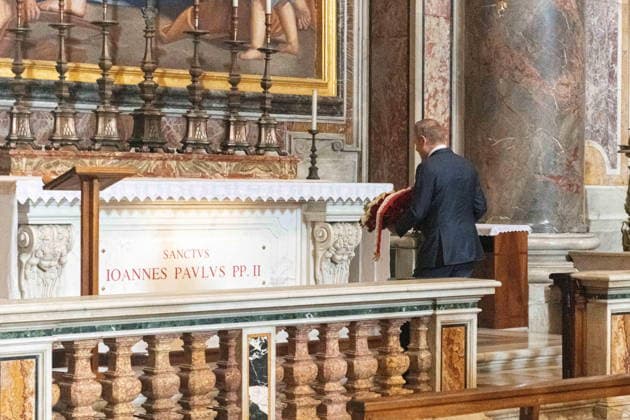 RECORD DATE NOT STATED RZYM 07.05.2026 WIZYTA PREMIERA POLSKI W RZYMIE, WATYKAN ZLOZENIE WIENCA NA GROBIE PAPIEZA JANA PAWLA II FOT.KRALKOWSKI JERZY NEWSPIX.PL --- Newspix.pl ROME VATICAN 07.05.2026 Polish Prime Minister Donald Tusk visited Rome. In the Vatican, he laid flowers at the tomb of Saint John Paul II. POLAND OUT!  Donald Tusk Rzym Watykan 07052026 Jurek Kralkowski-NewspPix-12