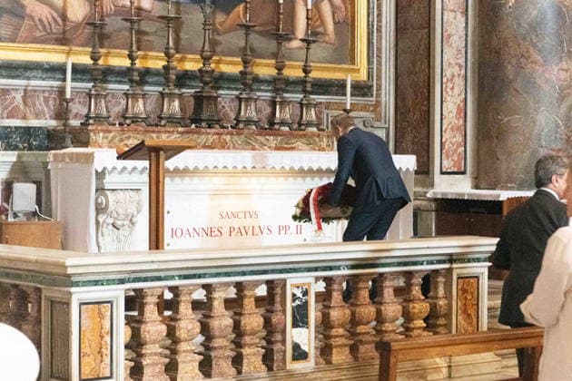 RECORD DATE NOT STATED RZYM 07.05.2026 WIZYTA PREMIERA POLSKI W RZYMIE, WATYKAN ZLOZENIE WIENCA NA GROBIE PAPIEZA JANA PAWLA II FOT.KRALKOWSKI JERZY NEWSPIX.PL --- Newspix.pl ROME VATICAN 07.05.2026 Polish Prime Minister Donald Tusk visited Rome. In the Vatican, he laid flowers at the tomb of Saint John Paul II. POLAND OUT!  Donald Tusk Rzym Watykan 07052026 Jurek Kralkowski-NewspPix-13