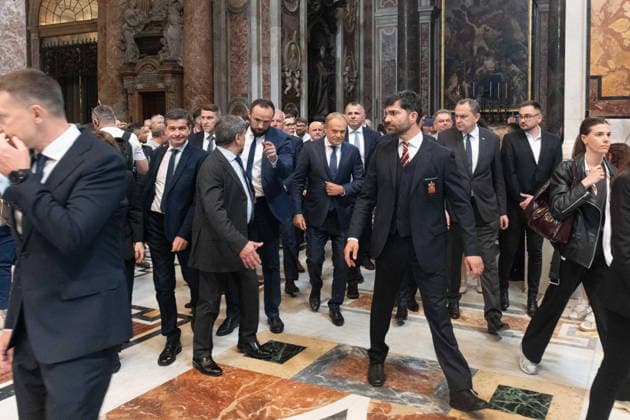 RECORD DATE NOT STATED RZYM 07.05.2026 WIZYTA PREMIERA POLSKI W RZYMIE, WATYKAN ZLOZENIE WIENCA NA GROBIE PAPIEZA JANA PAWLA II FOT.KRALKOWSKI JERZY NEWSPIX.PL --- Newspix.pl ROME VATICAN 07.05.2026 Polish Prime Minister Donald Tusk visited Rome. In the Vatican, he laid flowers at the tomb of Saint John Paul II. POLAND OUT!  Donald Tusk Rzym Watykan 07052026 Jurek Kralkowski-NewspPix-44