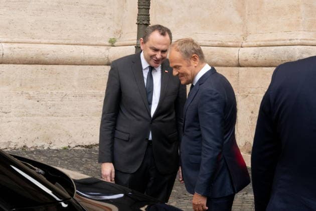 RECORD DATE NOT STATED RZYM 07.05.2026 WIZYTA PREMIERA POLSKI W RZYMIE, WATYKAN ZLOZENIE WIENCA NA GROBIE PAPIEZA JANA PAWLA II FOT.KRALKOWSKI JERZY NEWSPIX.PL --- Newspix.pl ROME VATICAN 07.05.2026 Polish Prime Minister Donald Tusk visited Rome. In the Vatican, he laid flowers at the tomb of Saint John Paul II. POLAND OUT!  Donald Tusk Rzym Watykan 07052026 Jurek Kralkowski-NewspPix-58