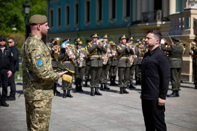 Ukrainian President Volodymyr Zelenskyy presents state awards Ukrainian President Volodymyr Zelenskyy presents state awards to infantry soldiers during a ceremony held to mark Infantry Day in Kyiv, Ukraine, on May 7, 2026. Photo by PRESIDENT OF UKRAINE apaimages Ukraine Ukraine Ukraine 070526_Ukraine_UPO_00(17).jpeg Copyright: xapaimagesxPRESIDENTxOFxUKRAINEx xapaimagesx