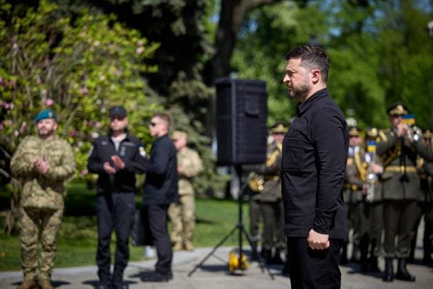 Ukrainian President Volodymyr Zelenskyy presents state awards Ukrainian President Volodymyr Zelenskyy presents state awards to infantry soldiers during a ceremony held to mark Infantry Day in Kyiv, Ukraine, on May 7, 2026. Photo by PRESIDENT OF UKRAINE apaimages Ukraine Ukraine Ukraine 070526_Ukraine_UPO_00(18).jpeg Copyright: xapaimagesxPRESIDENTxOFxUKRAINEx xapaimagesx