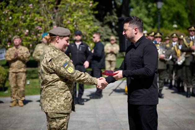 Ukrainian President Volodymyr Zelenskyy presents state awards Ukrainian President Volodymyr Zelenskyy presents state awards to infantry soldiers during a ceremony held to mark Infantry Day in Kyiv, Ukraine, on May 7, 2026. Photo by PRESIDENT OF UKRAINE apaimages Ukraine Ukraine Ukraine 070526_Ukraine_UPO_00(14).jpeg Copyright: xapaimagesxPRESIDENTxOFxUKRAINEx xapaimagesx
