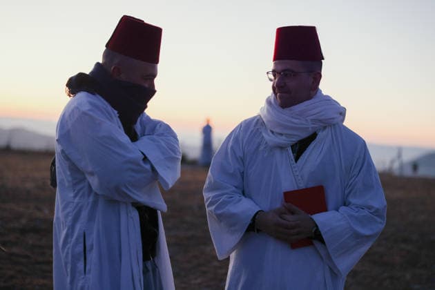 Samaritans Mark Passover Gerizim West Bank Samaritans take part in a pilgrimage on Mount Gerizim near Nablus in the West Bank on May 7, 2026, marking the seventh day of Passover according to the Samaritan calendar. Mount Gerizim is the holiest site in Samaritan tradition, and community members ascend it during major religious festivals. Nablus West Bank Palestinian Territories Copyright: xSimonxBenix