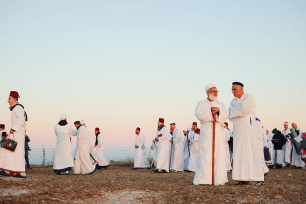 Samaritans Mark Passover Gerizim West Bank Samaritans take part in a pilgrimage on Mount Gerizim near Nablus in the West Bank on May 7, 2026, marking the seventh day of Passover according to the Samaritan calendar. Mount Gerizim is the holiest site in Samaritan tradition, and community members ascend it during major religious festivals. Nablus West Bank Palestinian Territories Copyright: xSimonxBenix