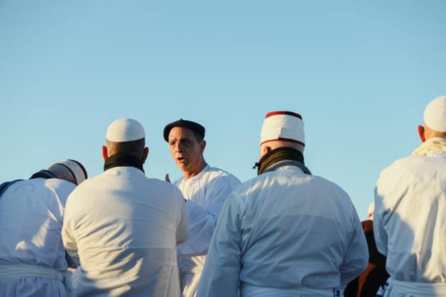 Samaritans Mark Passover Gerizim West Bank Samaritans take part in a pilgrimage on Mount Gerizim near Nablus in the West Bank on May 7, 2026, marking the seventh day of Passover according to the Samaritan calendar. Mount Gerizim is the holiest site in Samaritan tradition, and community members ascend it during major religious festivals. Nablus West Bank Palestinian Territories Copyright: xSimonxBenix