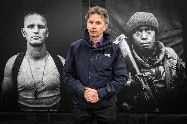 Fotoausstellung WAR ZONES ** NUR FÜR REDAKTIONELLE ZWECKE ** EDITORIAL USE ONLY **<p>Fotoausstellung WAR ZONES des niederländischen Fotografen Martin Roemers im Militärhistorischen Museum der Bundeswehr Flugplatz Berlin-Gatow. Das Militärhistorische Museum Flugplatz Berlin-Gatow zeigt 25 Jahre nach Beginn des Afghanistan-Einsatzes 35 großformatige Aufnahmen des niederländischen Fotografen Martin Roemers, der zwischen 1997 und 2002 die niederländischen Einsatzkontingente der Friedensmissionen auf dem Balkan und zu Beginn der International Security Assistance Force (ISAF) in Afghanistan begleitet und fotografiert hat. Roemers Schwarzweiß-Aufnahmen nehmen den rauen, trostlosen, nervösen Alltag der WAR ZONES in den Blick. Er ist mit Copyright: MaurizioxGambarini doc85qz7b8p9irdfmyge3c ,EDITORIAL USE ONLY
