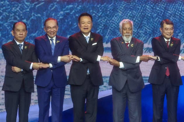 Southeast Asian leaders gather at Opening Ceremony of ASEAN Summit and Related Meetings 2026 CEBU, PHILIPPINES - MAY 8: (L-R) Myanmar s Permanent Foreign Secretary U Hau Khan Sum, Malaysia s Prime Minister Anwar Ibrahim, Thailand s Prime Minister Anutin Charnvirakul, Timor-Leste s Prime Minister Xanana Gusmao, and Vietnam s Prime Minister Le Minh Hung, during a family photo session at the official opening ceremony of the 48th ASEAN Summit and Related Meetings, in Cebu, Philippines, on May 8, 2026. Top leaders of ASEAN member states from across Southeast Asia gather to discuss key international and regional issues, including conflict in the Middle East, trade and economic development, fuel and energy crisis, and South China Sea territorial d  Copyright: x2026xAnadoluxDanielxCengx