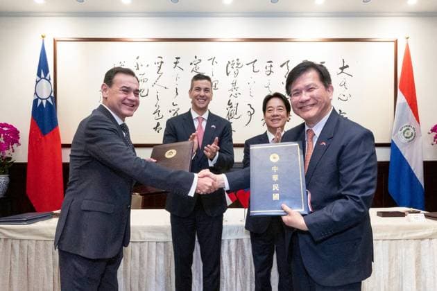 Santiago Pena - Lai Ching-te meeting in Taipei TAIPEI, TAIWAN - MAY 8: (----EDITORIAL USE ONLY - MANDATORY CREDIT - TAIWAN PRESIDENTIAL OFFICE HANDOUT - NO MARKETING NO ADVERTISING CAMPAIGNS - DISTRIBUTED AS A SERVICE TO CLIENTS----) Paraguay President Santiago Pena during his meeting with Taiwan President Lai Ching-te, and Taiwan Foreign Minister Lin Chia-lung, at the presidential office in Taipei, Taiwan, on May 8, 2026. Taiwan Presidential Office Anadolu Taipei Taiwan. Editorial use only. Please get in touch for any other usage.  Copyright: x2026xAnadoluxTaiwanxPresidentialxOfficex