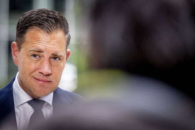 THE HAGUE - Eelco Heinen, Minister of Finance, speaks to the press ahead of the first weekly cabinet meeting after the May recess at the Ministry of General Affairs. ROBIN UTRECHT ANP netherlands out - belgium out  Copyright: xx x557759750x originalFilename: 557759750.jpg