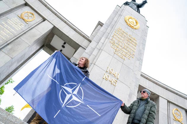 Protest at the Soviet memorial in Tiergarten EUR, Germany, Berlin, 08 05 2026 A demonstrator demands the admission of Ukraine into NATO Protest at the Soviet memorial in Tiergarten on the day of the commemoration of the end of World War 1945
