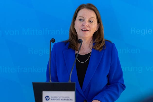 Opening of the new CT checkpoint at Nuremberg Airport, Nuremberg, 08 05 2026 Dr. Kerstin Engelhardt Blum, District President of Middle Franconia, speaks at a lectern at the opening of the new CT checkpoint at Nuremberg Airport The topic is the commissioning of modern scanner technology for passenger screening Nuremberg Bavaria Germany 20260508-1V9A7866-M4000