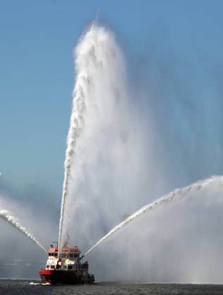 837 Port Birthday in Hamburg The fireboat Branddirektor Westphal leads the traditional entry parade