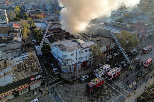 Santiago, May 8, 2026 Fire affects Chinese shop in Alameda corner Libertad in the commune of Santiago Diego Martin Aton Chile, Aton 1153373 jpeg  Copyright: DiegoxMartin AtonxChile