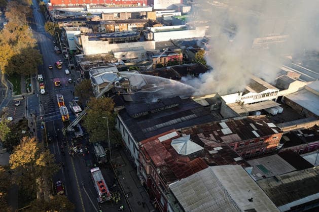 Santiago, May 8, 2026 Fire affects Chinese shop in Alameda corner Libertad in the commune of Santiago Diego Martin Aton Chile, Aton 1153377 jpeg  Copyright: DiegoxMartin AtonxChile