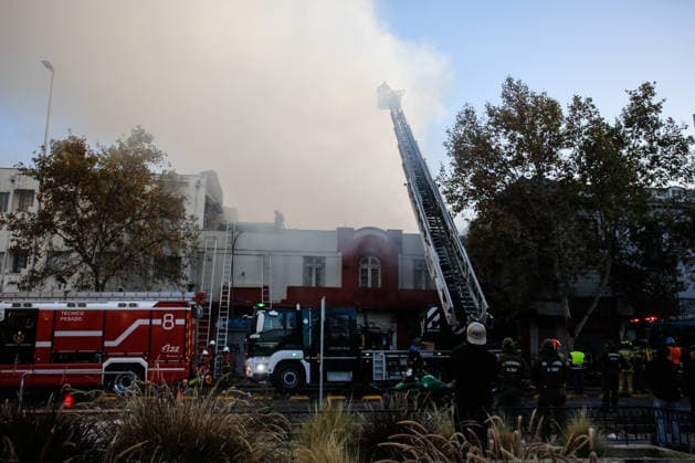Santiago, May 8, 2026 Fire affects Chinese shop in Alameda corner Libertad in the commune of Santiago The smoke affects people circulating around the place Diego Martin Aton Chile, Aton 1153380 jpeg  Copyright: DIEGOxMARTIN ATONxCHILE