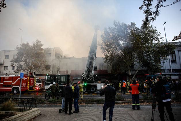 Santiago, May 8, 2026 Fire affects Chinese shop in Alameda corner Libertad in the commune of Santiago The smoke affects people circulating around the place Diego Martin Aton Chile, Aton 1153384 jpeg  Copyright: DIEGOxMARTIN ATONxCHILE
