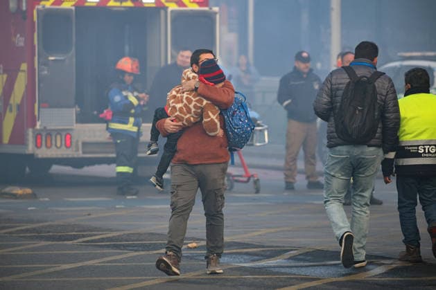 Santiago, May 8, 2026 Fire affects Chinese shop in Alameda corner Libertad in the commune of Santiago The smoke affects people circulating around the place Diego Martin Aton Chile, Aton 1153385 jpeg  Copyright: DIEGOxMARTIN ATONxCHILE