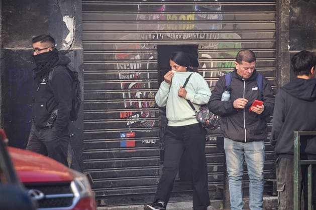 Santiago, May 8, 2026 Fire affects Chinese shop in Alameda corner Libertad in the commune of Santiago The smoke affects people circulating around the place Diego Martin Aton Chile, Aton 1153398 jpeg  Copyright: DIEGOxMARTIN ATONxCHILE