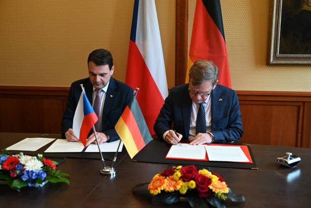 Czech Foreign Minister Petr Macinka, left, signed memorandum on further operation of Czech-German Future Fund with German Foreign Minister Johann Wadephul, within his visit to Germany, May 8, 2026. (CTKxPhoto JaromirxMrhal) CTKPhotoP2026050804695  CTKPhotoP2026050804695