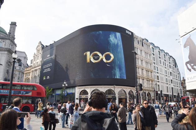 May 8, 2026, London, England, United Kingdom: The Piccadilly Lights screen in Piccadilly Circus displays a tribute from BBC as broadcaster, writer, conservationist and natural historian David Attenborough turns 100. London United Kingdom - ZUMAv130 20260508_zip_v130_016 Copyright: xVukxValcicx