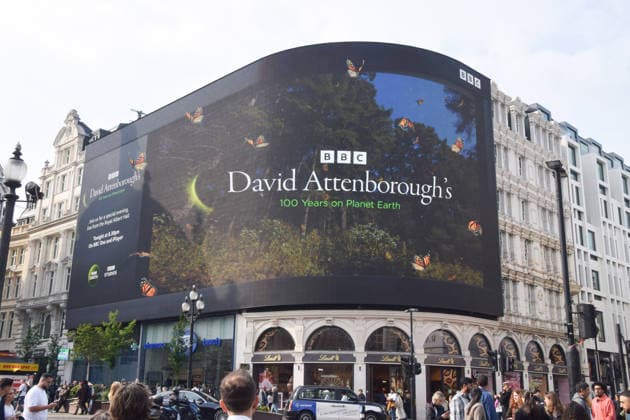 May 8, 2026, London, England, United Kingdom: The Piccadilly Lights screen in Piccadilly Circus displays a tribute from BBC as broadcaster, writer, conservationist and natural historian David Attenborough turns 100. London United Kingdom - ZUMAv130 20260508_zip_v130_017 Copyright: xVukxValcicx