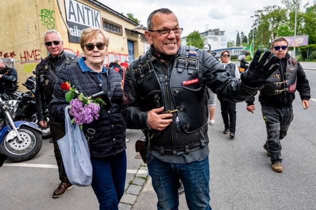 Dozens of supporters of the controversial Russian motorcycle club Night Wolves gathered today, on May 8, 2026, at the Olsany Cemetery in Prague to pay tribute to Soviet and Czechoslovak soldiers who fell during World War II. As in previous years, their opponents gathered in front of the cemetery, shouting and whistling at the supporters and waving Ukrainian flags as the country faces Russian aggression. Police oversaw the event. The Olsany Cemeteries are a stop on the Victory Route organized by Night Wolves MC Europe, a branch of the Russian motorcycle club Night Wolves. In the middle of the photo is SPD MP Jaroslav Foldyna. (CTKxPhoto VitxSimanek) CTKPhotoP2026050805967  CTKPhotoP2026050805967