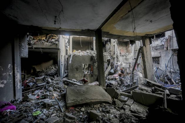 Destruction in Al-Shati Camp following Israeli airstrike in Gaza GAZA CITY, GAZA, PALESTINE - MAY 09: A view of the extensive damage at buildings following an Israeli air strike on the Al-Shati Camp violating the current ceasefire agreement in western Gaza City, Gaza, Palestine on May 09, 2026. Palestinian families returned to the site of the blast to search through the rubble for their belongings and assess the scale of the destruction. Saeed M. M. T. Jaras Anadolu Gaza City Gaza. Editorial use only. Please get in touch for any other usage.  Copyright: x2026xAnadoluxSaeedxM.xM.xT.xJarasx
