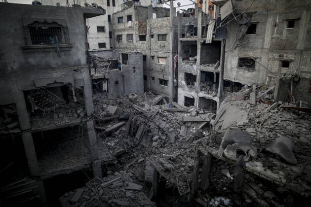 Destruction in Al-Shati Camp following Israeli airstrike in Gaza GAZA CITY, GAZA, PALESTINE - MAY 09: A view of the extensive damage at buildings following an Israeli air strike on the Al-Shati Camp violating the current ceasefire agreement in western Gaza City, Gaza, Palestine on May 09, 2026. Palestinian families returned to the site of the blast to search through the rubble for their belongings and assess the scale of the destruction. Saeed M. M. T. Jaras Anadolu Gaza City Gaza. Editorial use only. Please get in touch for any other usage.  Copyright: x2026xAnadoluxSaeedxM.xM.xT.xJarasx