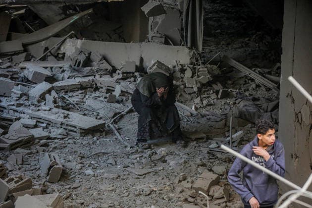 Destruction in Al-Shati Camp following Israeli airstrike in Gaza GAZA CITY, GAZA, PALESTINE - MAY 09: Palestinians inspect the extensive damage at buildings following an Israeli air strike on the Al-Shati Camp violating the current ceasefire agreement in western Gaza City, Gaza, Palestine on May 09, 2026. Palestinian families returned to the site of the blast to search through the rubble for their belongings and assess the scale of the destruction. Saeed M. M. T. Jaras Anadolu Gaza City Gaza. Editorial use only. Please get in touch for any other usage.  Copyright: x2026xAnadoluxSaeedxM.xM.xT.xJarasx