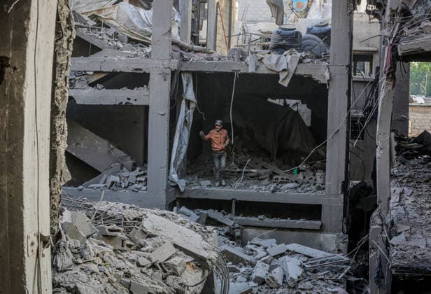 Destruction in Al-Shati Camp following Israeli airstrike in Gaza GAZA CITY, GAZA, PALESTINE - MAY 09: A view of the extensive damage at buildings following an Israeli air strike on the Al-Shati Camp violating the current ceasefire agreement in western Gaza City, Gaza, Palestine on May 09, 2026. Palestinian families returned to the site of the blast to search through the rubble for their belongings and assess the scale of the destruction. Saeed M. M. T. Jaras Anadolu Gaza City Gaza. Editorial use only. Please get in touch for any other usage.  Copyright: x2026xAnadoluxSaeedxM.xM.xT.xJarasx