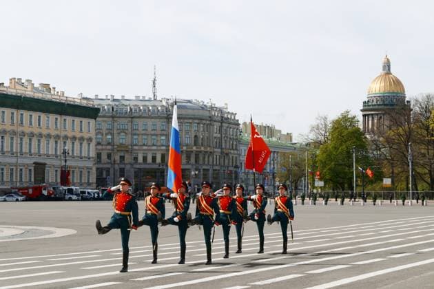 Russia Regions WWII Victory Day Parade 9160384 09.05.2026 Flag bearers march during a military parade on Victory Day, marking the 81st anniversary of the victory over Nazi Germany in World War Two, in St. Petersburg, Russia. Alexei Danichev Sputnik St. Petersburg Russia  Copyright: xAlexeixDanichevx