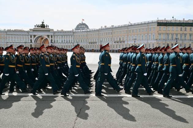 Russia Regions WWII Victory Day Parade 9160536 09.05.2026 Russian servicemen march in columns during a military parade on Victory Day, marking the 81st anniversary of the victory over Nazi Germany in World War Two, in St. Petersburg, Russia. Alexei Danichev Sputnik St. Petersburg Russia  Copyright: xAlexeixDanichevx