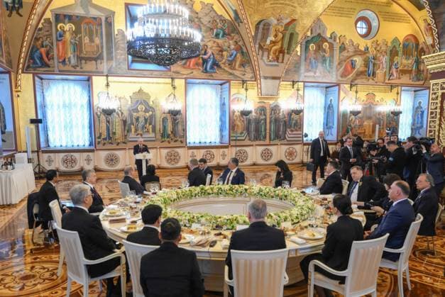 Russia WWII Victory Day Foreign Delegations Reception 9160610 09.05.2026 Russian President Vladimir Putin and heads of foreign delegations attend a reception, held on Victory Day marking the 81st anniversary of the victory over Nazi Germany in World War Two, at the Kremlin in Moscow, Russia. Grigory Sysoev Sputnik Moscow Russia  Copyright: xGrigoryxSysoevx