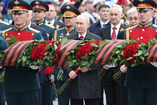 RUSSIA, MOSCOW - MAY 9, 2026: Vladimir Putin (C), President of Russia, attends a ceremony to lay wreaths and flowers at the Tomb of the Unknown Soldier by the Moscow Kremlin Wall on Victory Day and mark 81 years since the victory of the Soviet Union over Nazi Germany in the Great Patriotic War, Eastern Front of World War II. Valery Sharifulin TASS  92220033