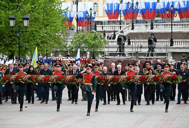 Russia WWII Victory Day Wreath Laying 9160663 09.05.2026 Russian President Vladimir Putin and foreign officials attend a wreath-laying ceremony at the Tomb of the Unknown Soldier by the Kremlin wall on the Victory Day, marking the 81st anniversary of the victory over Nazi Germany in World War Two, in Moscow, Russia. Pelagiya Tikhonova Sputnik Moscow Russia  Copyright: xPelagiyaxTikhonovax