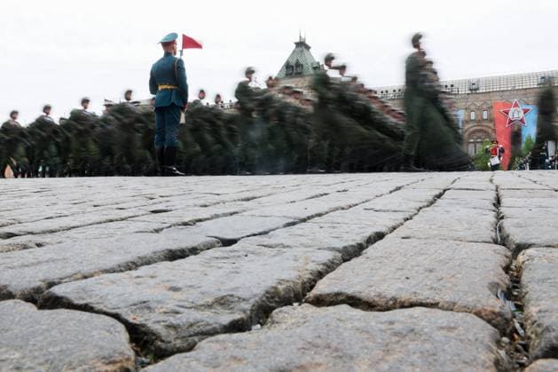Russia WWII Victory Day Parade 9160668 09.05.2026 Russian servicemen march in columns during a military parade on Victory Day, marking the 81st anniversary of the victory over Nazi Germany in World War Two, in Red Square, in Moscow, Russia. Alexander Shcherbak Sputnik Moscow Russia  Copyright: xAlexanderxShcherbakx