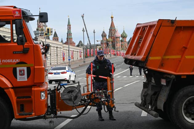 Victory Day parade in Moscow MOSCOW, RUSSIA – MAY 09: Security forces stand guard as high-level security measures are implemented around Red Square ahead of the military parade marking the 81st anniversary of the Victory Day in Moscow, Russia on May 09, 2026. The historic square hosts the annual celebrations commemorating the Soviet Union s victory over Nazi Germany in World War II Sefa Karacan Anadolu Moscow Russia. Editorial use only. Please get in touch for any other usage.  Copyright: x2026xAnadoluxSefaxKaracanx