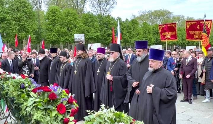 Worldwide WWII Victory Day Celebrations 9160792 09.05.2026 In this video grab, local residents and clergy members take part in a wreath-laying ceremony at the Soviet war memorial in Treptower Park as part of celebrations of the Victory Day, marking the 81st anniversary of the victory over Nazi Germany in World War Two, in Berlin, Germany. Sputnik Berlin Germany  Copyright: xx